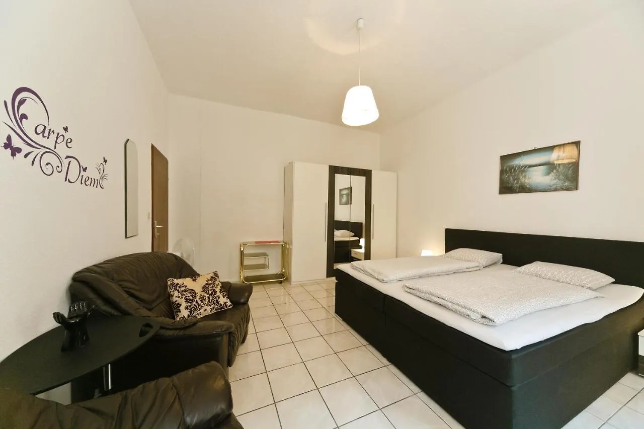 Apartments In Vienna Near Schoenbrunn & Westbahnhof - Keyless Check-In