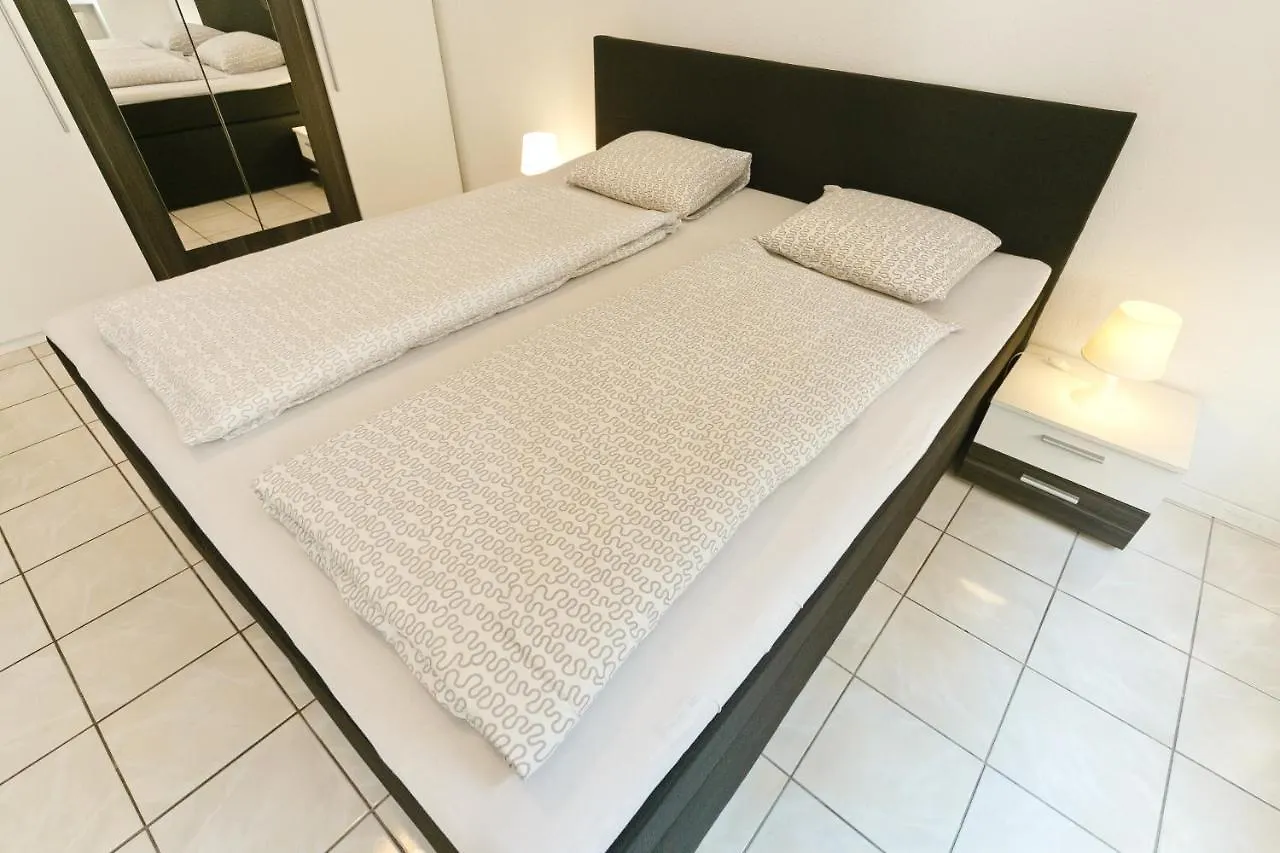 Apartments In Vienna Near Schoenbrunn & Westbahnhof - Keyless Check-In 0*,  Austria