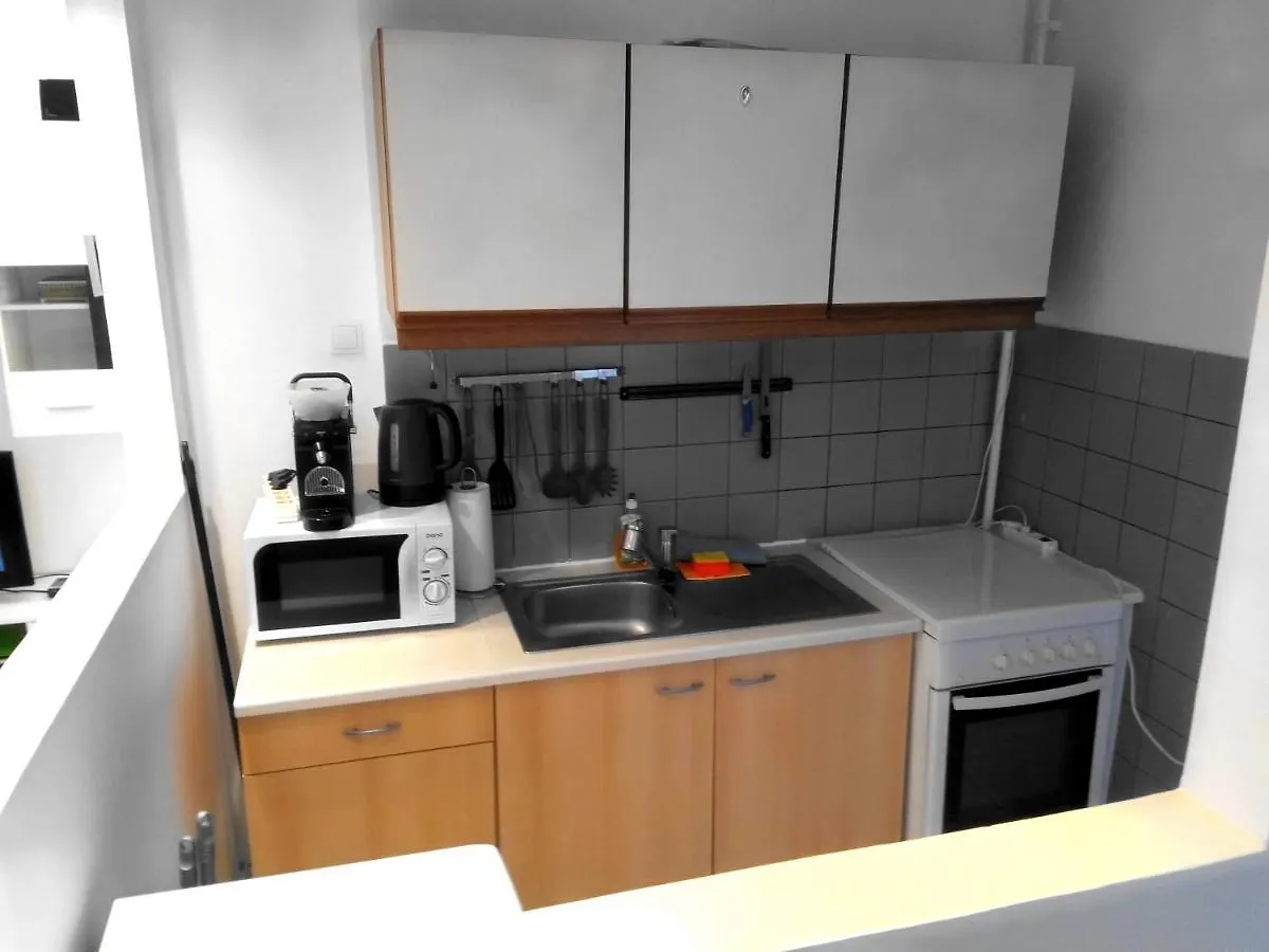 Apartments In Vienna Near Schoenbrunn & Westbahnhof - Keyless Check-In