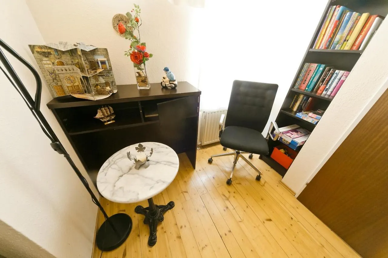 Apartments In Vienna Near Schoenbrunn & Westbahnhof - Keyless Check-In