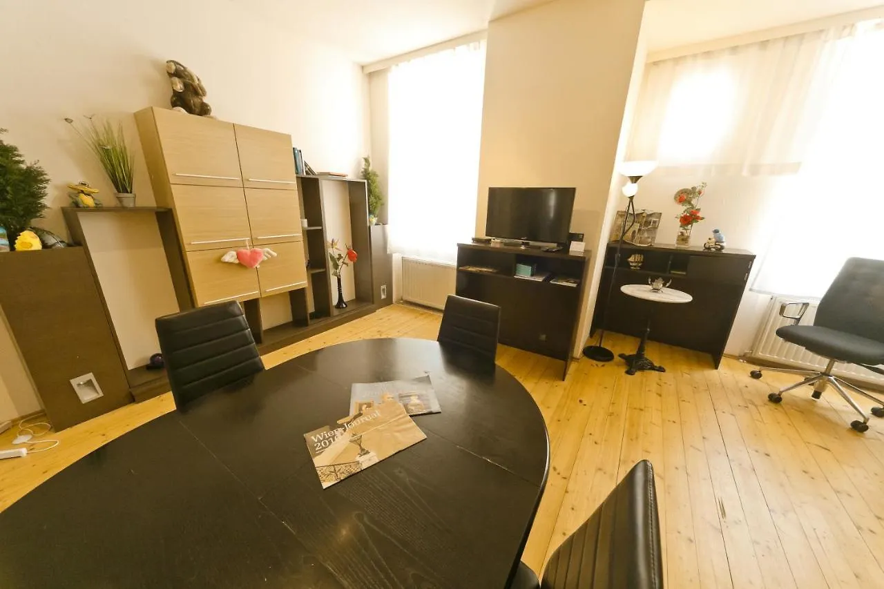 Apartments In Vienna Near Schoenbrunn & Westbahnhof - Keyless Check-In Austria