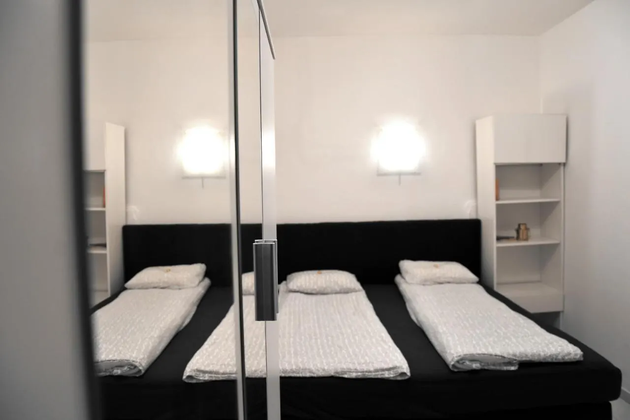 Apartments In Vienna Near Schoenbrunn & Westbahnhof - Keyless Check-In Austria