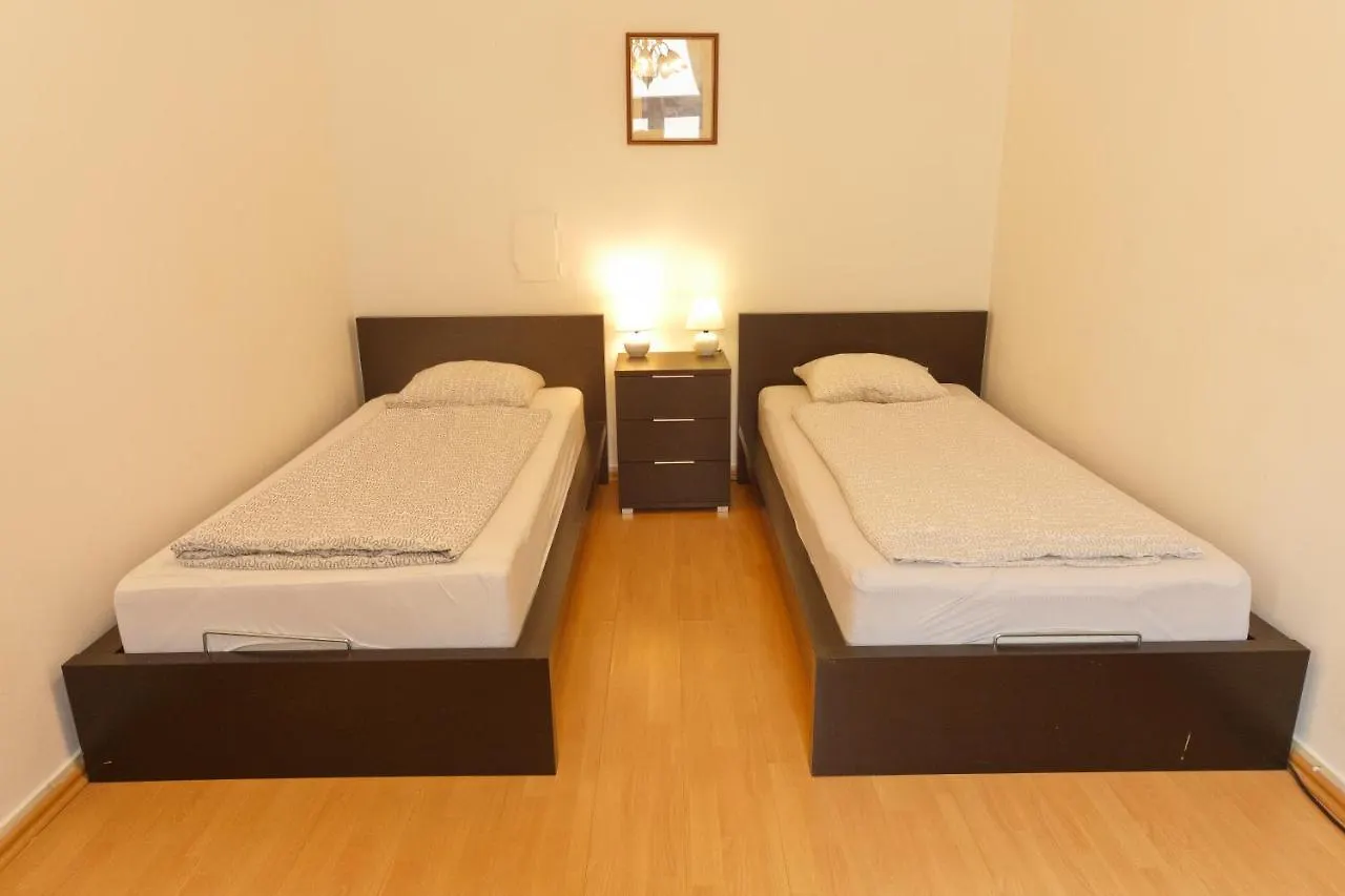 Apartments In Vienna Near Schoenbrunn & Westbahnhof - Keyless Check-In Austria