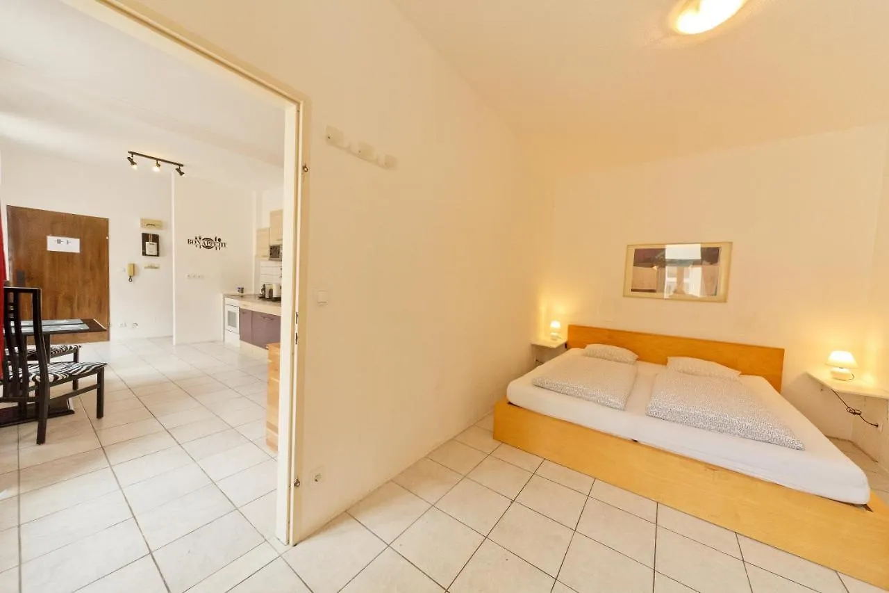 Apartments In Vienna Near Schoenbrunn & Westbahnhof - Keyless Check-In