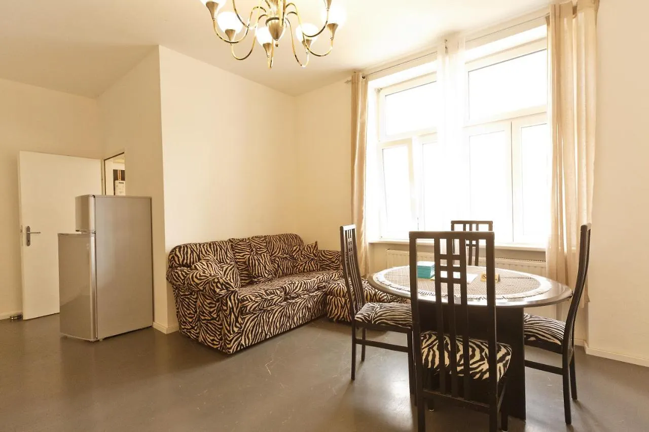 Apartments In Vienna Near Schoenbrunn & Westbahnhof - Keyless Check-In
