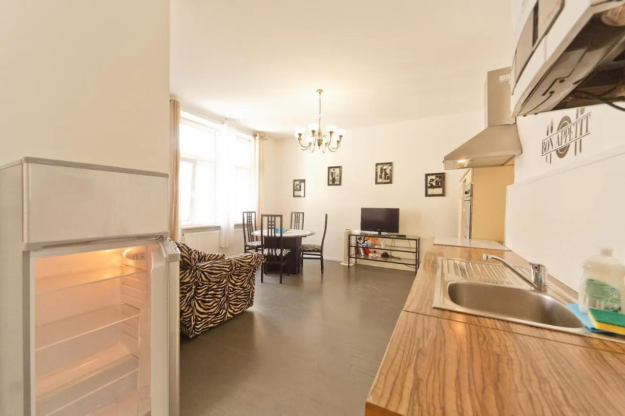 Apartments In Vienna Near Schoenbrunn & Westbahnhof - Keyless Check-In