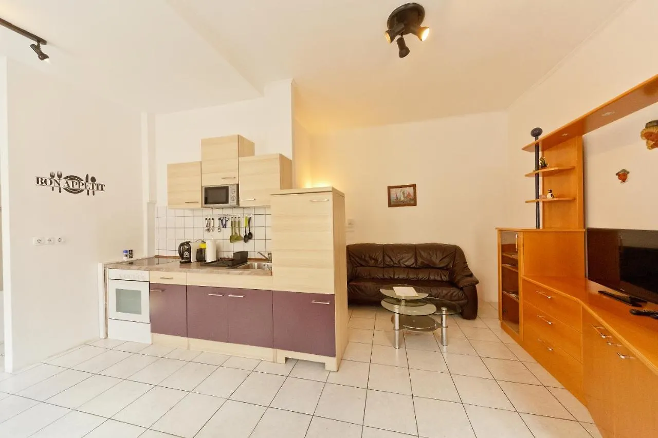 Apartments In Vienna Near Schoenbrunn & Westbahnhof - Keyless Check-In Austria