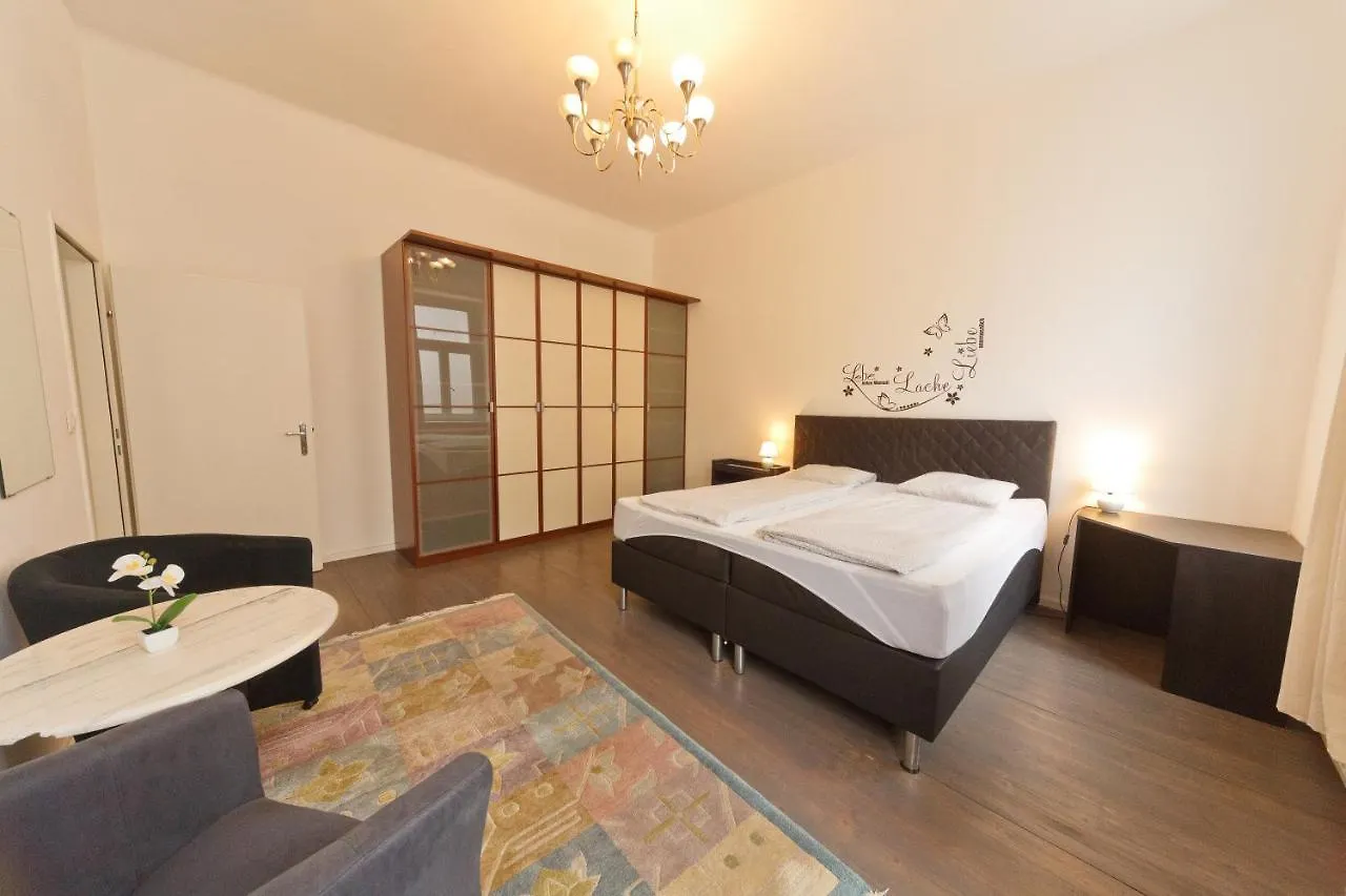 Apartments In Vienna Near Schoenbrunn & Westbahnhof - Keyless Check-In 0*,  Austria