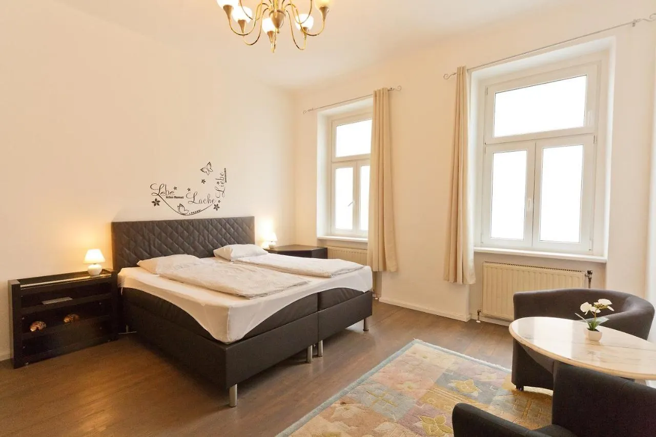 Apartments In Vienna Near Schoenbrunn & Westbahnhof - Keyless Check-In Austria