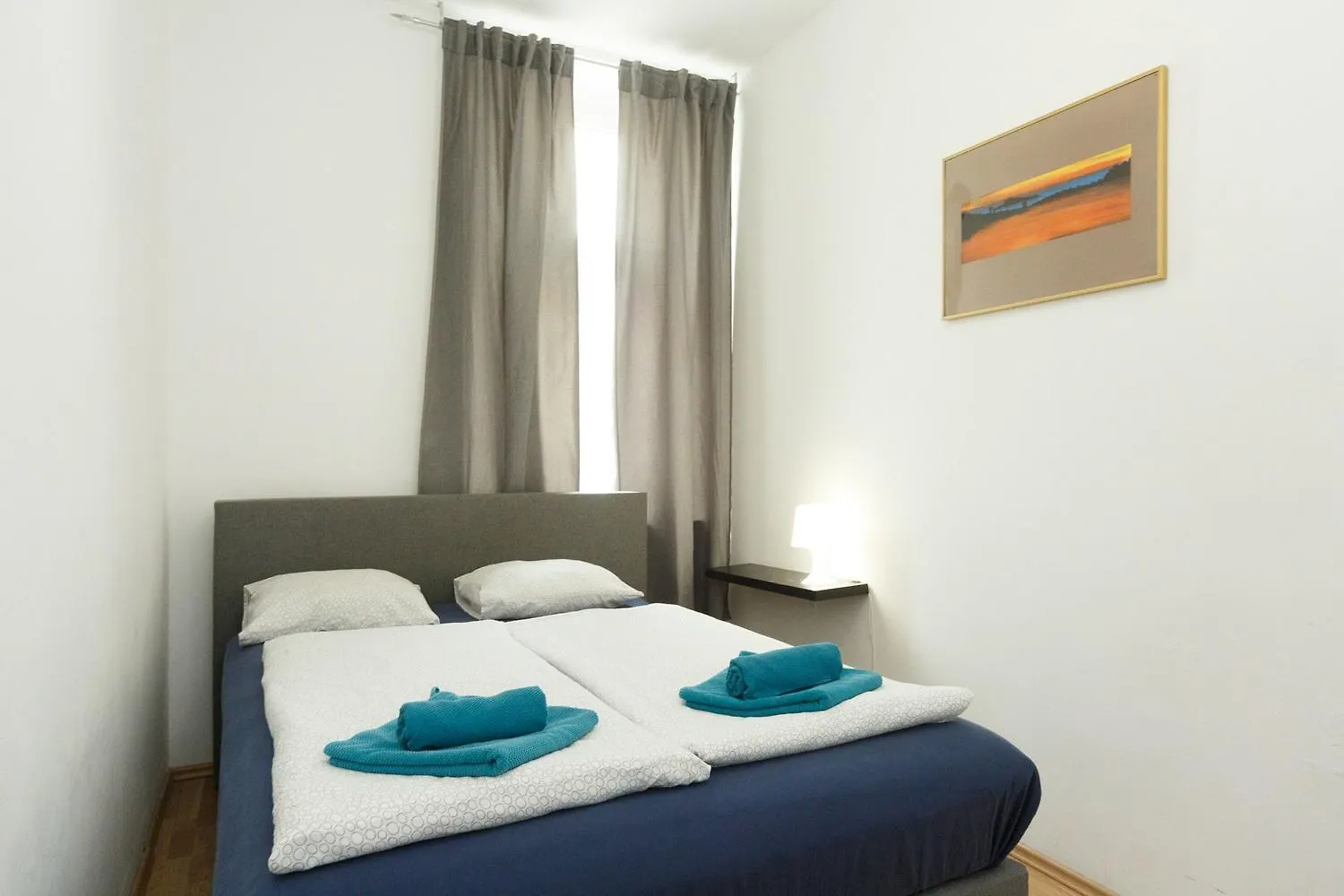 Apartments In Vienna Near Schoenbrunn & Westbahnhof - Keyless Check-In