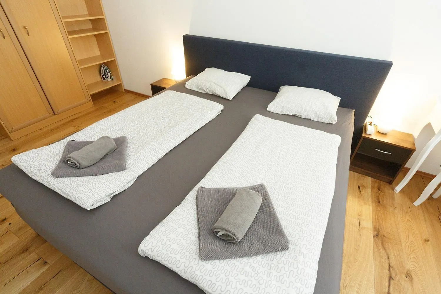 Apartments In Vienna Near Schoenbrunn & Westbahnhof - Keyless Check-In