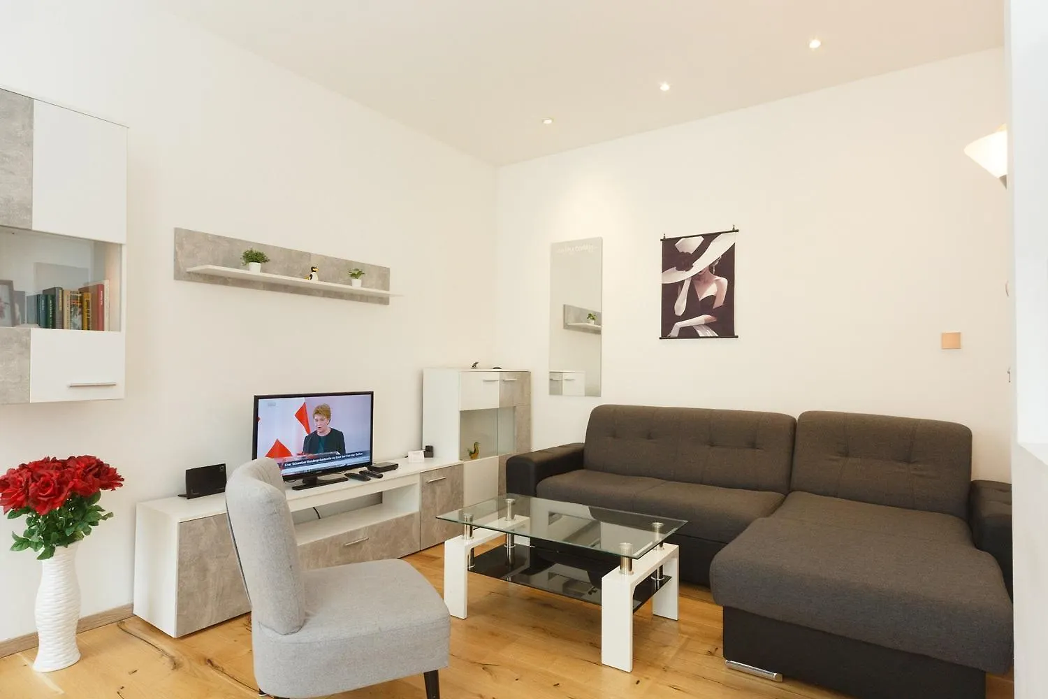 Apartments In Vienna Near Schoenbrunn & Westbahnhof - Keyless Check-In