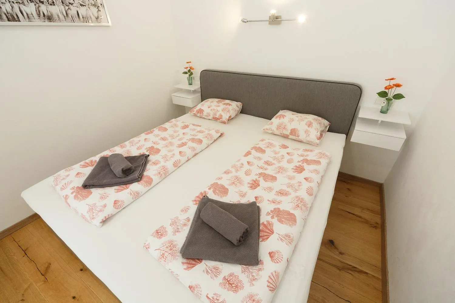 Apartments In Vienna Near Schoenbrunn & Westbahnhof - Keyless Check-In